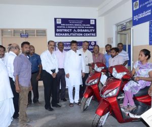 DISTRIBUTION-OF-TRI-CYCLES-BY-HON’BLE-MINISTER-DR.M.B.PATIL_.jpg