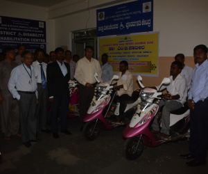 Distribution-of-Motorized-Tricycles-under-Babaleshwar-Constituency-by-grant-in-aid-from-Dr.M.B.Patil-Hon’ble-Minister-for-Water-Resources-Govt.of-Karnataka.jpg