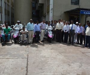 Distribution-of-Motorized-Tricycles-under-Babaleshwar-Constituency-by-grant-in-aid-from-Dr.M.B.Patil-Hon’ble-Minister-for-Water-Resources-Govt.of-Karnataka..jpg